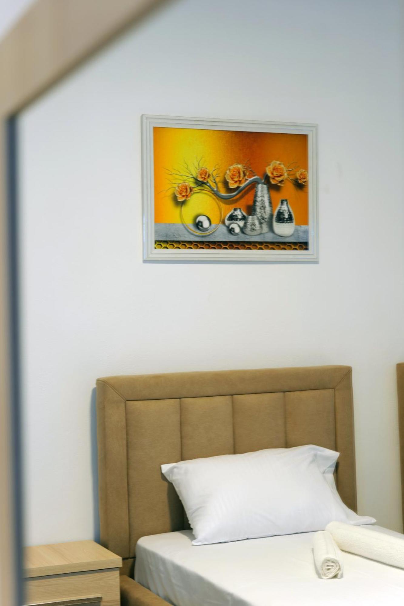 Mema Rooms Himare Exterior photo