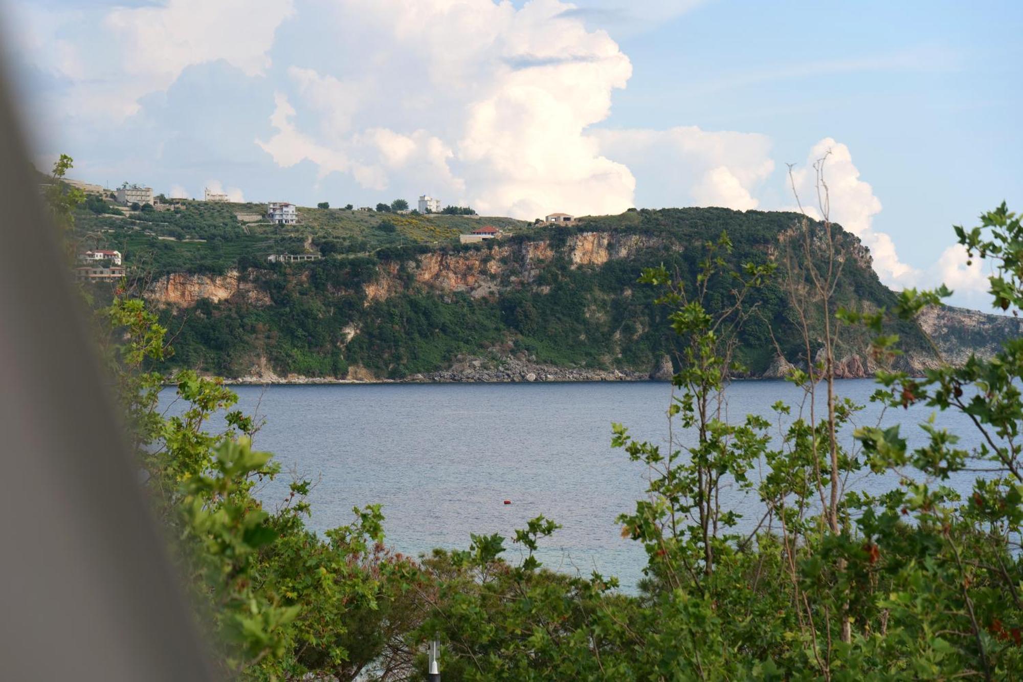 Mema Rooms Himare Exterior photo